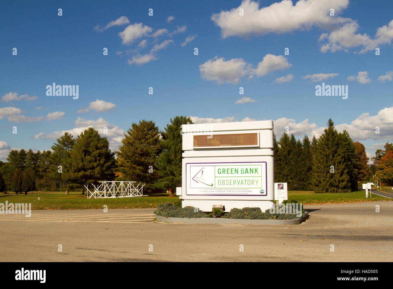 Grüne Bank, WV, USA - 17. Oktober 2016: Eingang Zeichen Green Bank Observatory, National Science Foundation-Anlage, WV. Stockfoto