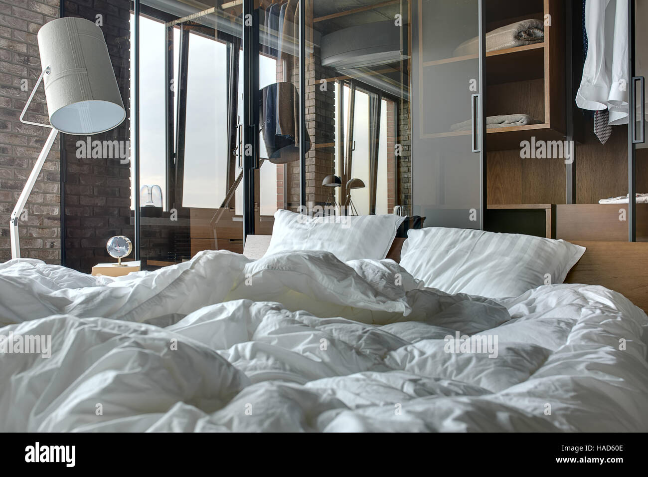 Schlafzimmer im Loft-Stil Stockfoto