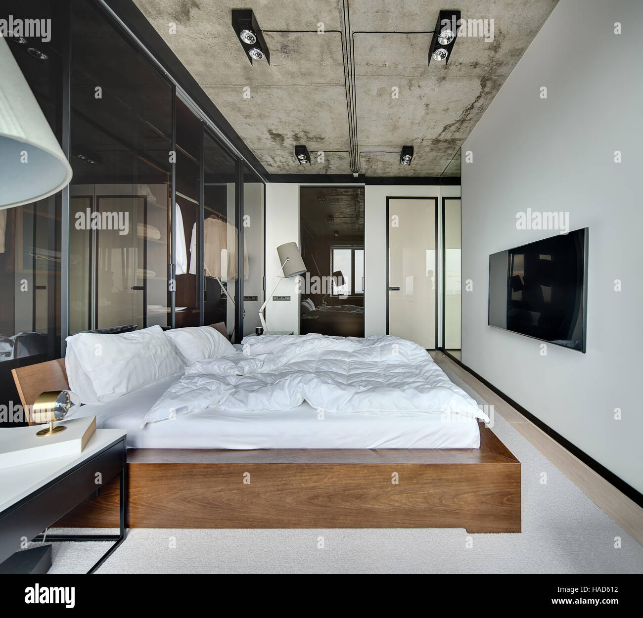 Schlafzimmer im Loft-Stil Stockfoto
