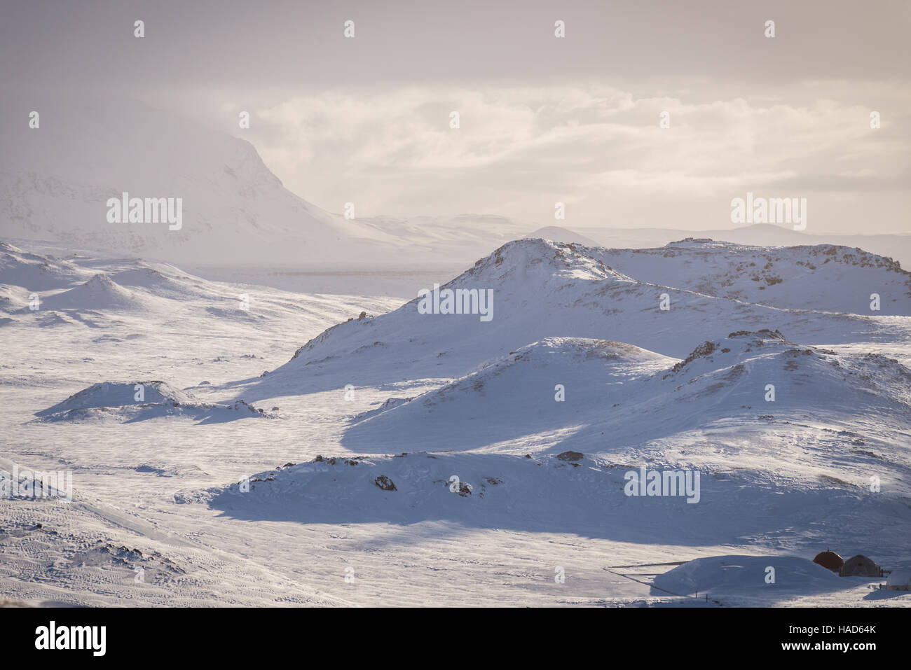 Geothermische Landschaft im Winter in der Nähe von Myvatn See, Island. Stockfoto