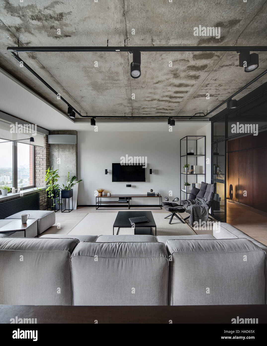 Zimmer im Loftstil Stockfoto