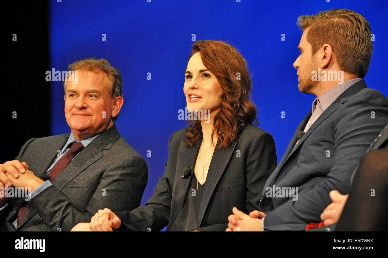 NEW YORK, NY. 8. Dezember 2015.  Hugh Bonneville, Michelle Dockery & Allen Leech, "Downtown Abbey" PBS-Panel. © Veronica Bruno/Alamy Stockfoto