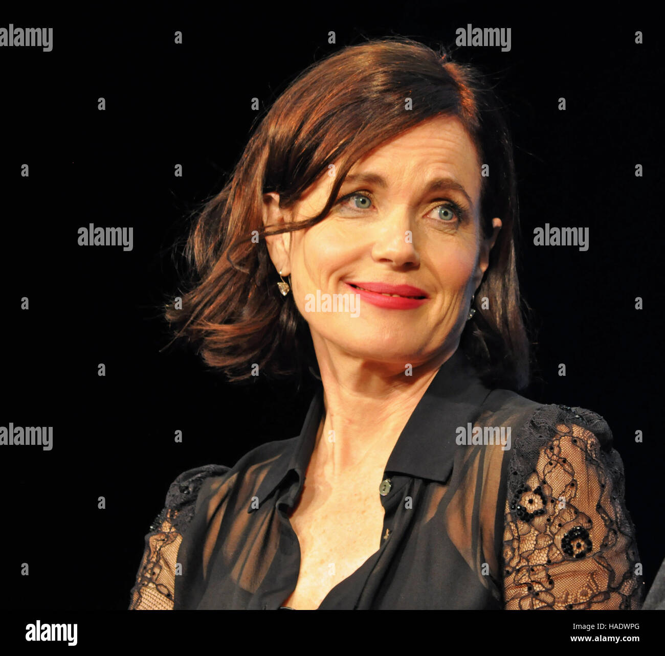 NEW YORK, NY. 8. Dezember 2015. Elizabeth McGovern (Lady Grantham) im Rahmen des Panels "Downtown Abbey" PBS. © Veronica Bruno/Alamy Stockfoto