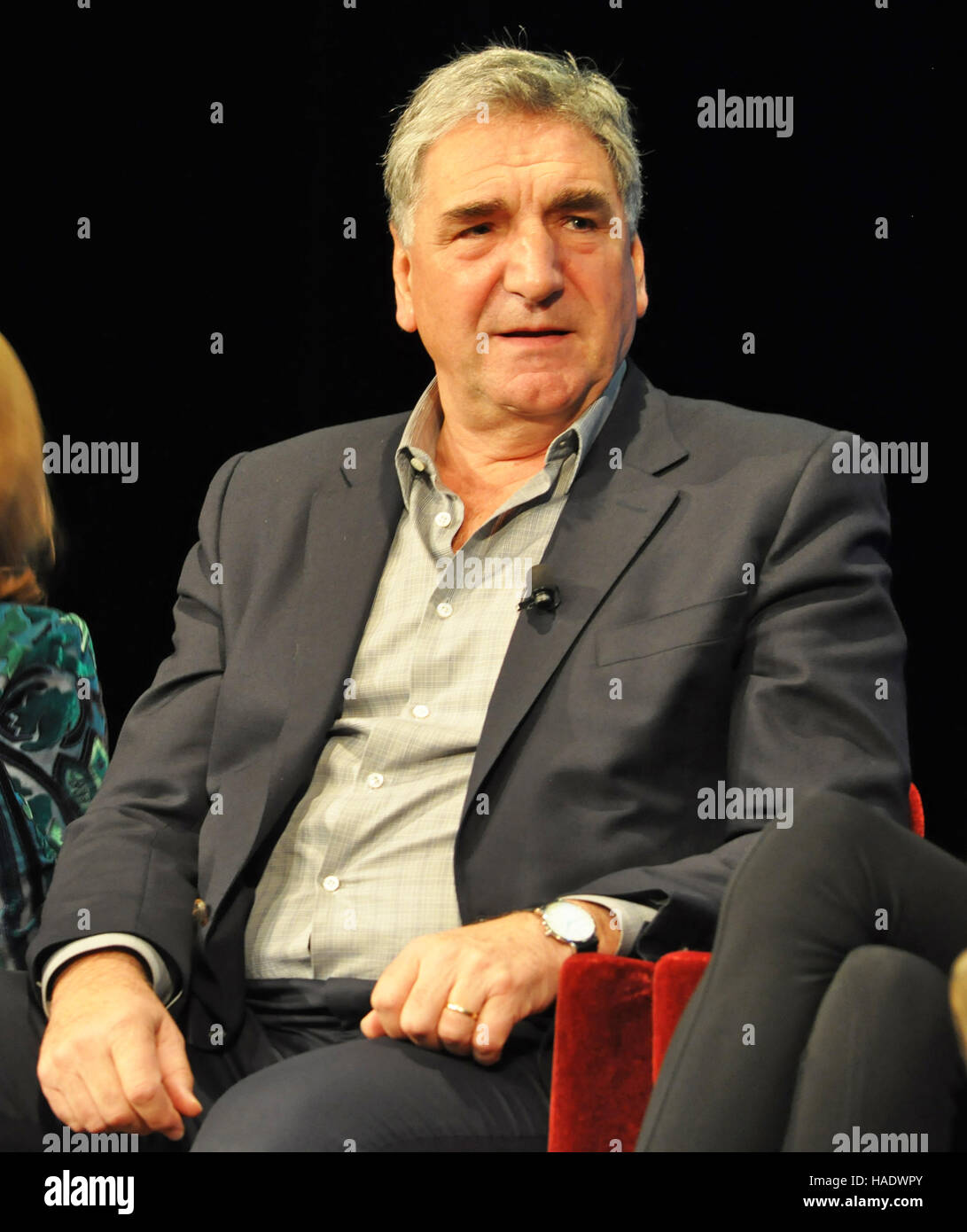 NEW YORK, NY. 8. Dezember 2015.  Jim Carter (Herr Carson) im Rahmen des Panels "Downtown Abbey" PBS. © Veronica Bruno/Alamy Stockfoto