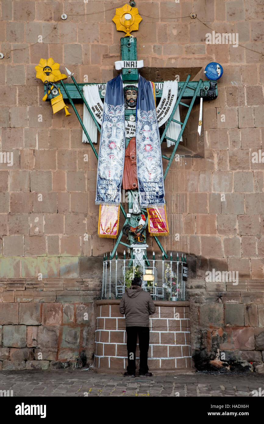 Kreuz, Puno Kathedrale, Plaza de Armas, Puno, Peru Stockfoto