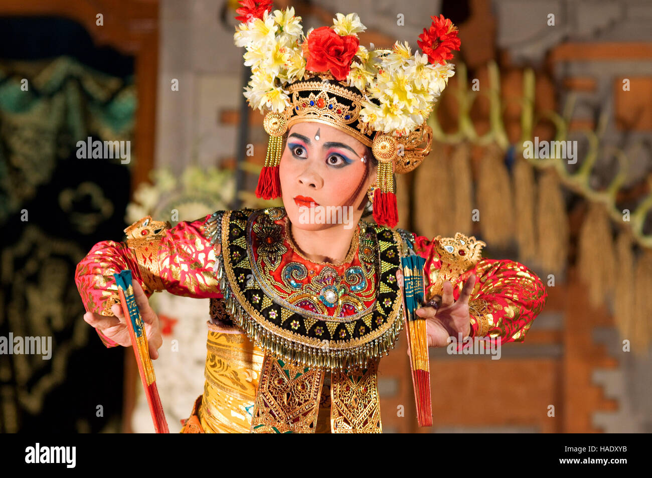 Tanz namens "Legong Dance" am Palast von Ubud. Ubud-Bali. Traditioneller balinesischer Tanz in Ubud. Es gibt viele balinesischen Tanz-Performances zu sehen, in Stockfoto