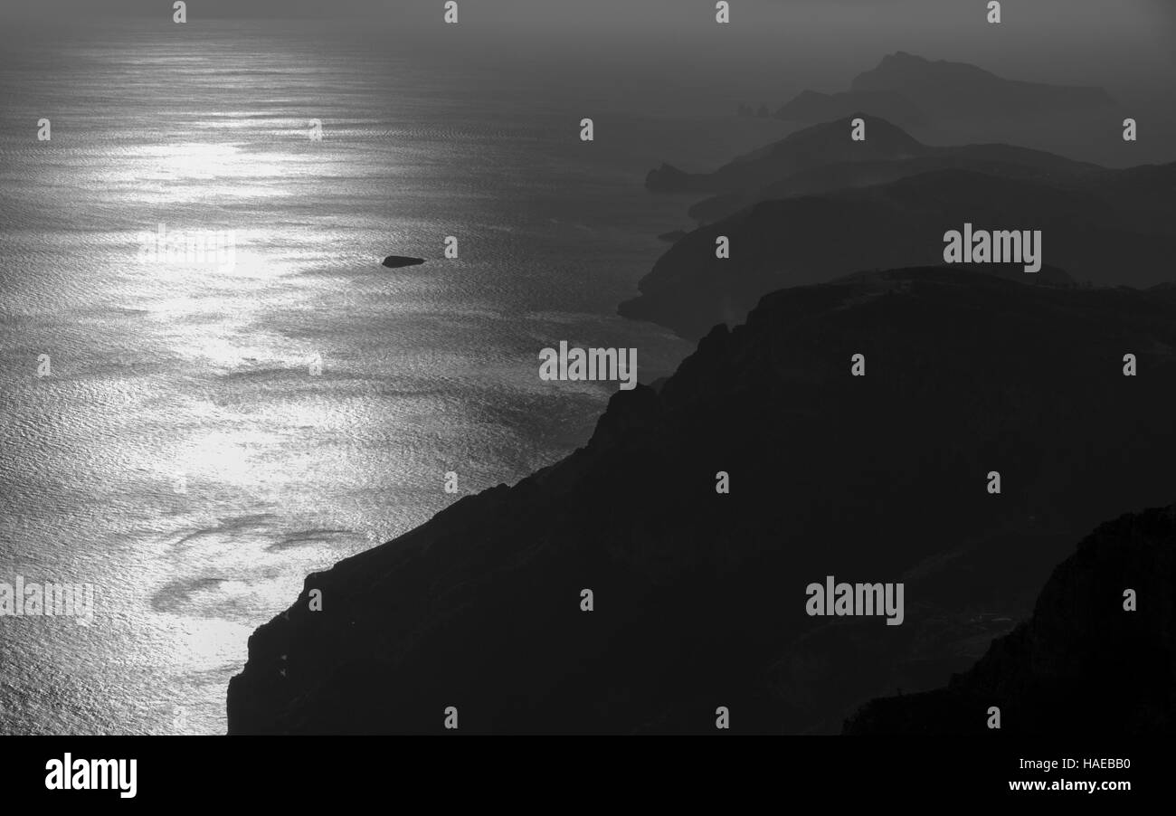 Sonnenuntergang an der Amalfiküste, Sorrent, Kampanien, Italien Stockfoto