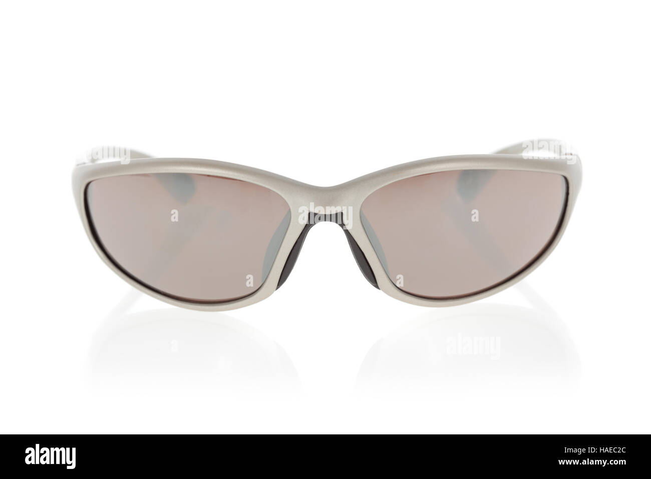 Sport-Sonnenbrille isoliert auf weißem Hintergrund Stockfoto