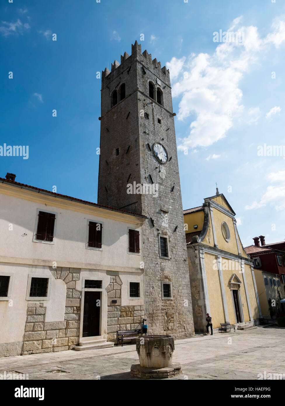 Die Pfarrei St.-Stephani-Kirche, Motovun, Istrien, Kroatien. Stockfoto