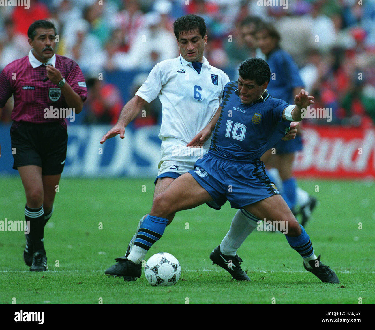 DIEGO MARADONA & TSALOUCHIDIS Argentinien V Griechenland 21. Juli 1994 Stockfoto