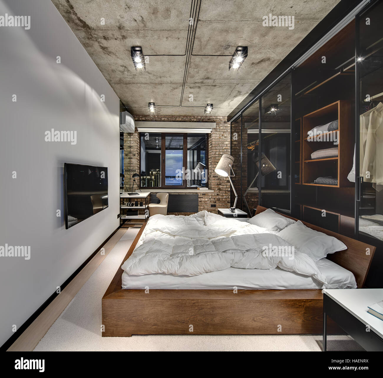 Loft-Stil-Schlafzimmer Stockfoto
