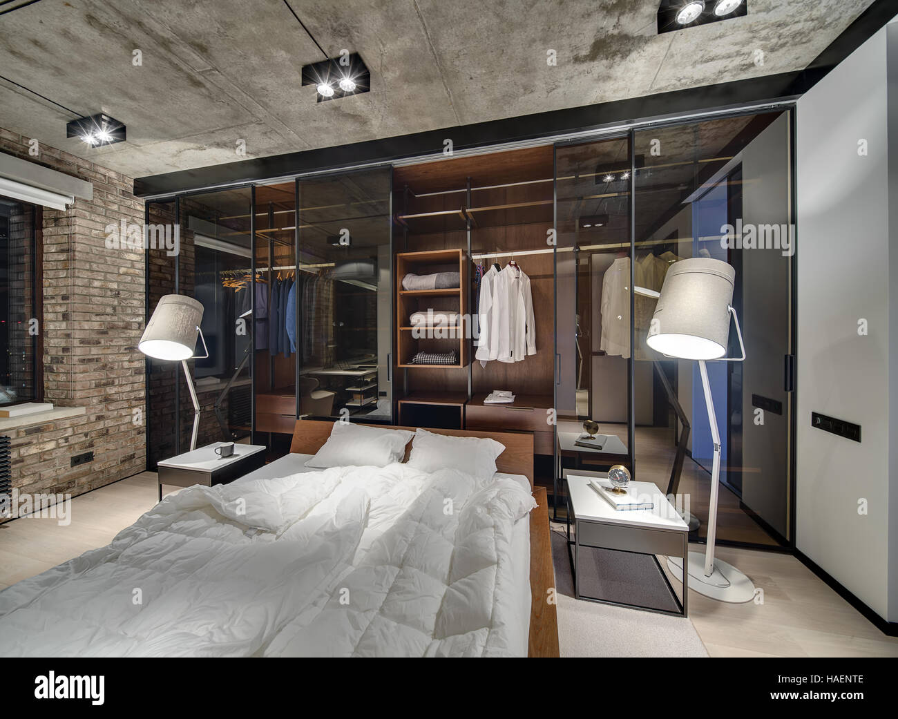 Schlafzimmer im Loft-Stil Stockfoto