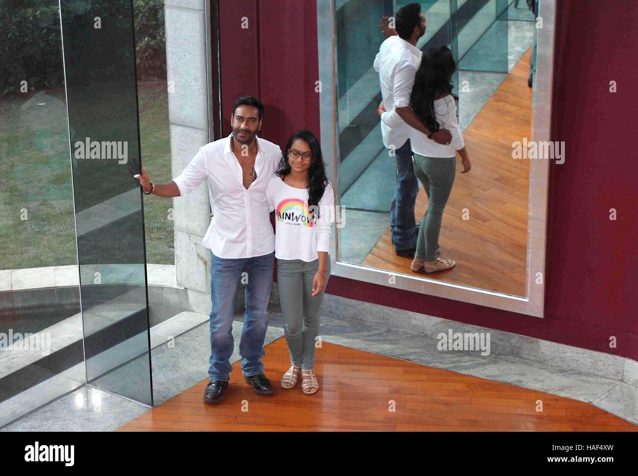 Bollywood-Schauspieler Ajay Devgn Tochter Nysa Pressekonferenz Smile Foundation verkünden neue CampaignShe können fliegen "Mumbai Stockfoto