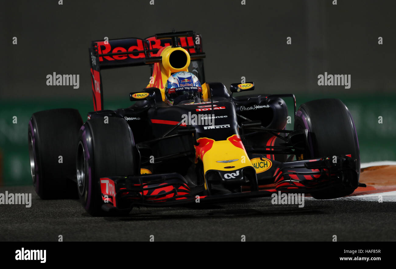 Daniel Ricciardo von Red Bull beim Training auf dem Yas Marina Circuit, Abu Dhabi. DRÜCKEN SIE VERBANDSFOTO. Bilddatum: Freitag, 25. November 2016. Siehe PA Story AUTO Abu Dhabi. Bildnachweis sollte lauten: David Davies/PA Wire. Stockfoto