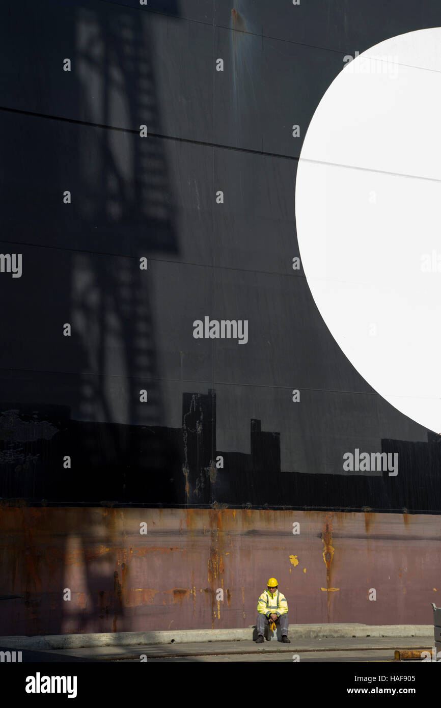 Hafen-Arbeiter ruht am Haramidere Hafen Istanbuls größten Hafen. Stockfoto