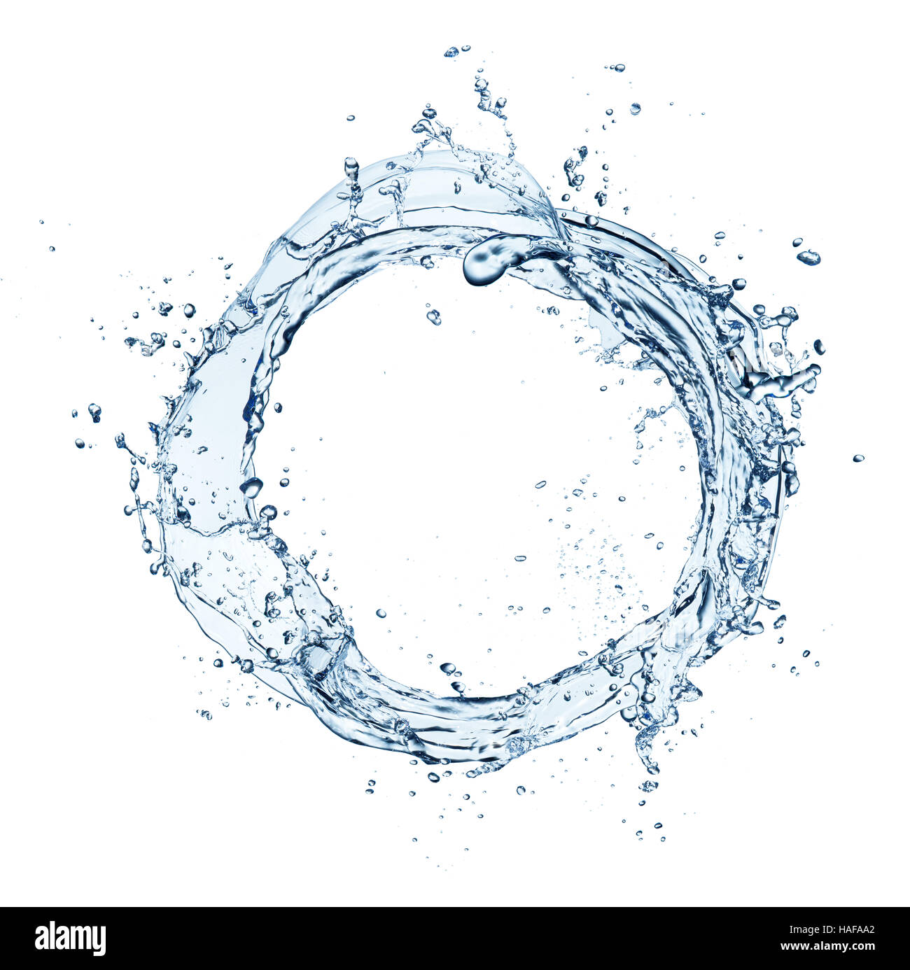 Blaue abstrakte Wasserspritzer in Kreisform, isoliert auf weißem Hintergrund Stockfoto