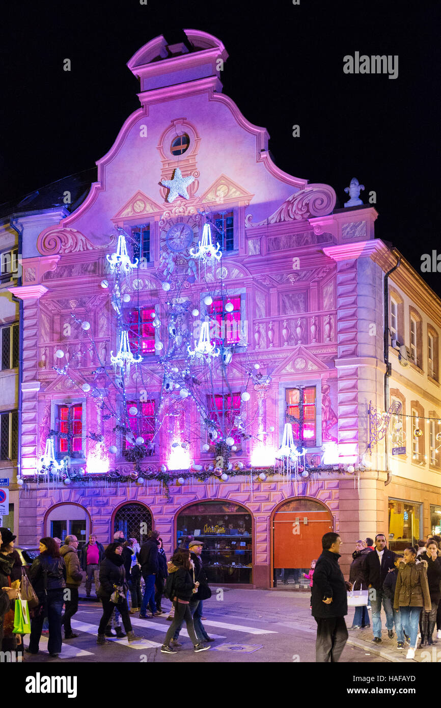 Weihnachts-Dekorationen auf historische Konditorei Christian, im Zentrum von Straßburg, Weinstraße, Elsass, Bas-Rhin, Frankreich Stockfoto