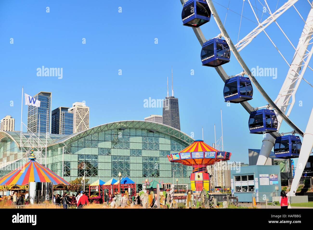 Nachdem er an der National League Pennant die Chicago Cubs unterstützt wurden und grüßte, die durch einen Gewinn Flagge, die über das Navy Pier flog. Chicago, Illinois, USA. Stockfoto