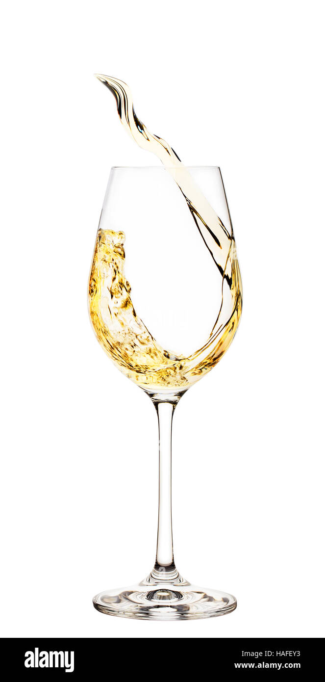 Spritzer Weißwein im Glas isoliert auf weißem Hintergrund Stockfotografie -  Alamy