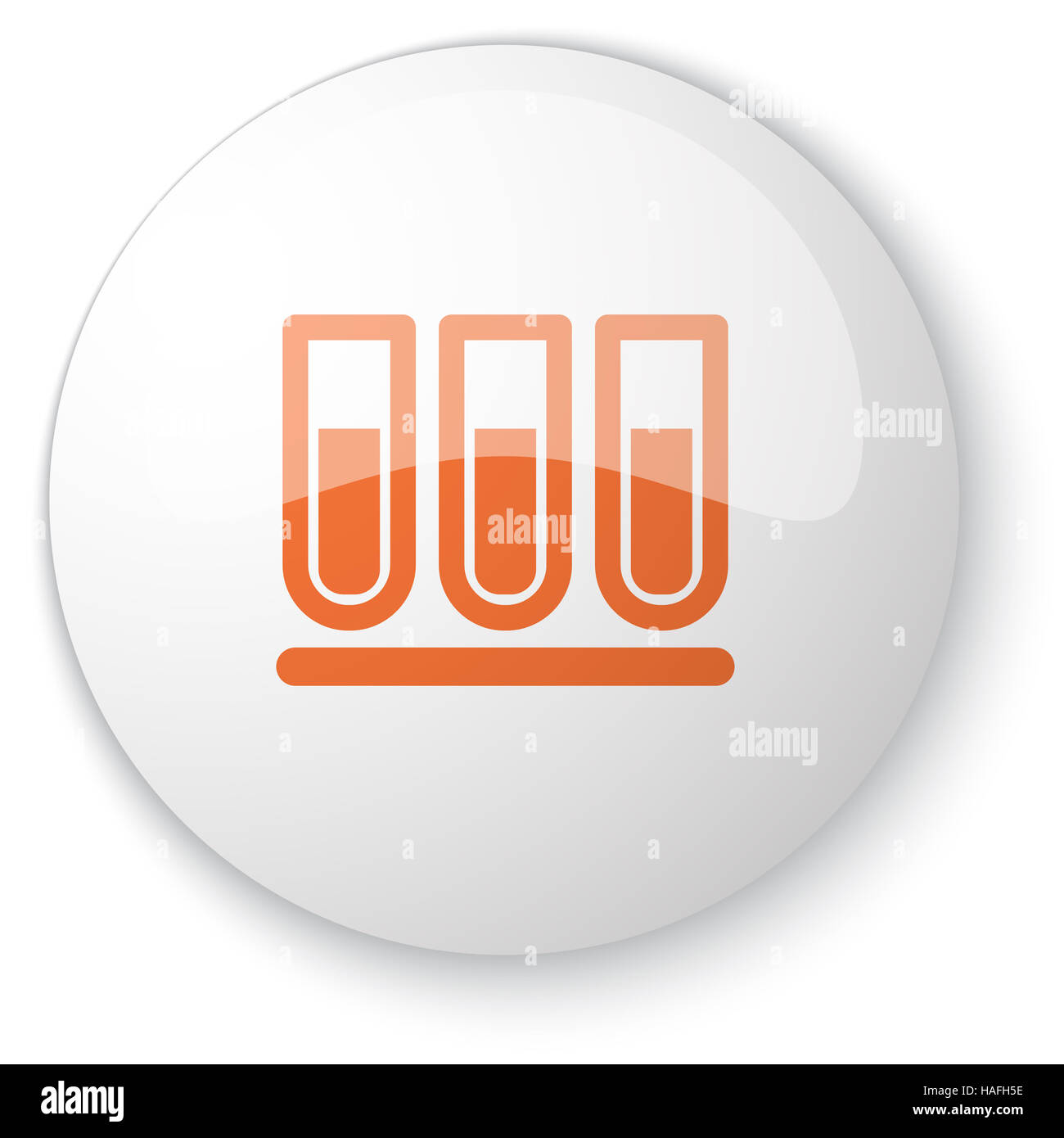 Glänzend weiße Web Button mit orange Reagenzglas-Symbol auf weißem Hintergrund Stockfoto