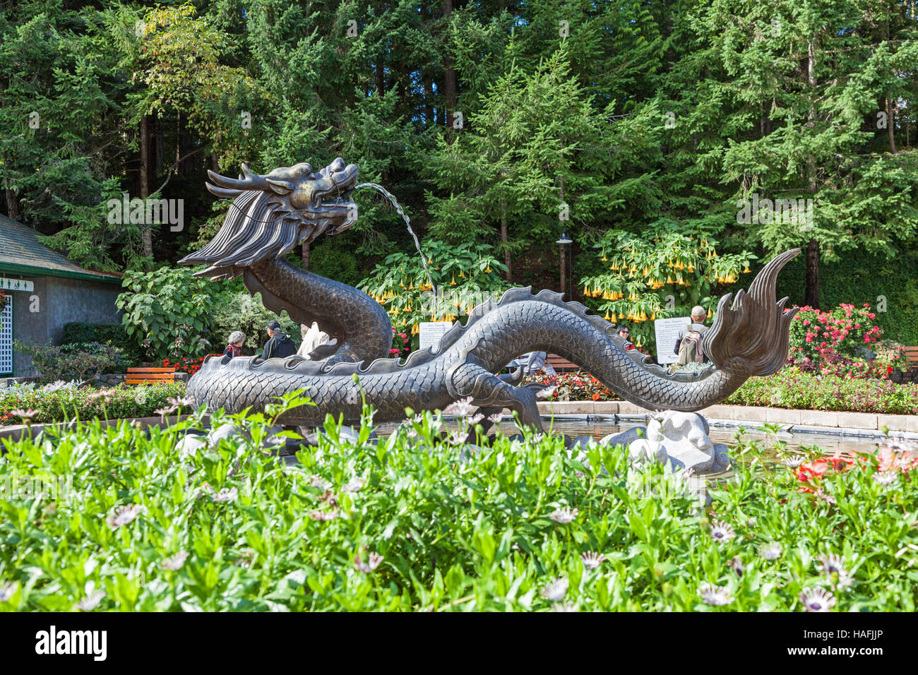 Bronzene Drachen Brunnen am Butchart Gardens Brentwood Bay, British Columbia, Kanada, in der Nähe von Victoria auf Vancouver Island Stockfoto