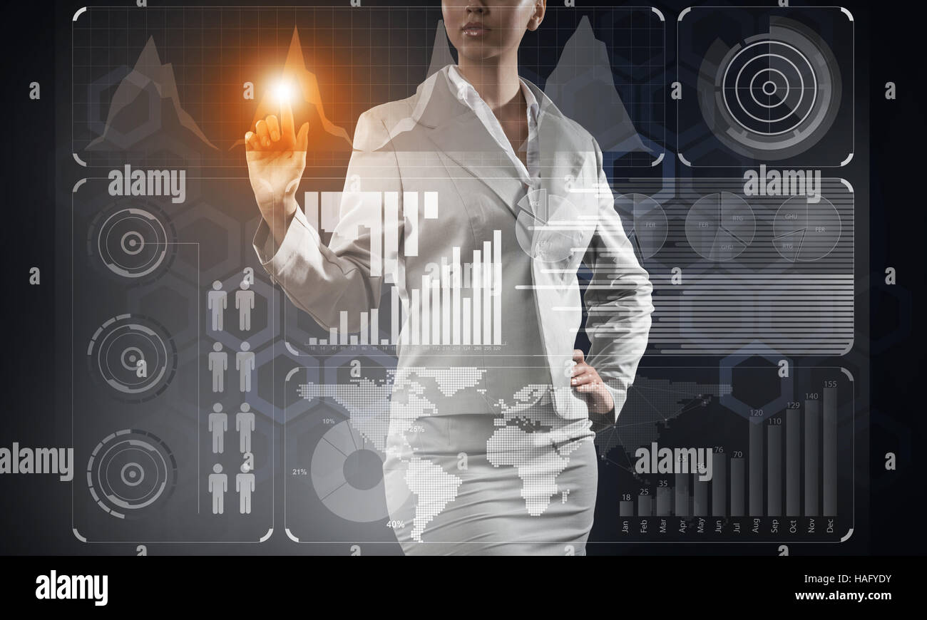 Geschäftsfrau, die mit modernen Technologien Stockfoto