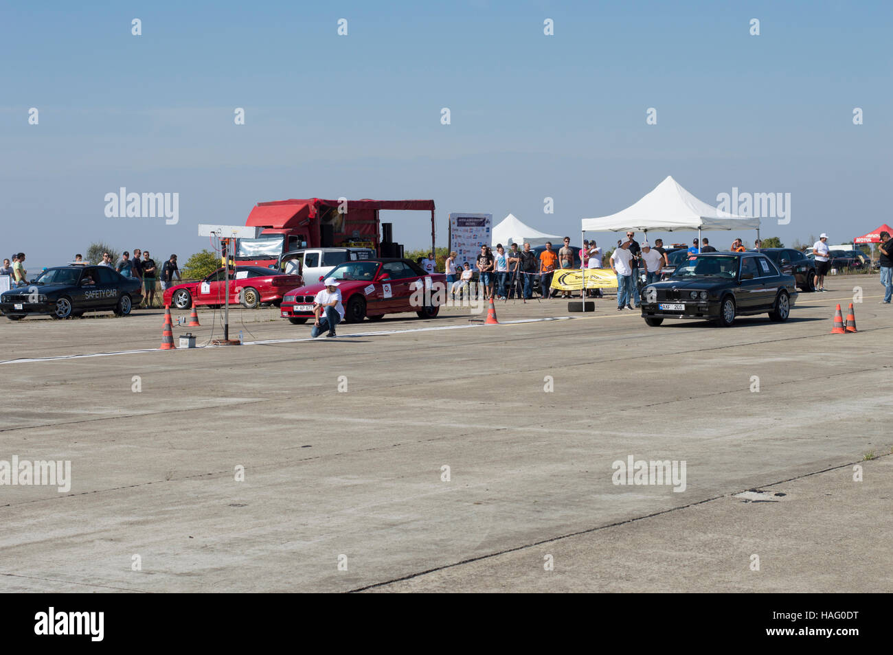 Team für zwei Autos auf der Resinge zieht starten Stockfoto