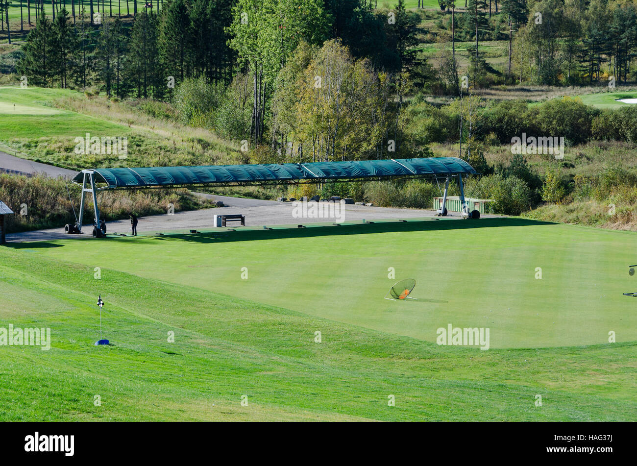 Driving-Range im Hills Golf Club in Schweden Stockfoto