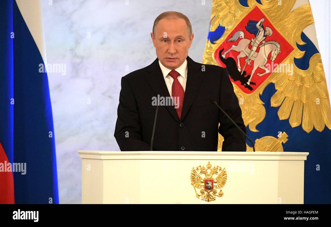 Moskau, Russland. 1. Dezember 2016. Der russische Präsident Vladimir Putin liefert seine jährliche Rede zur Lage der Nation im Kreml 1. Dezember 2016 in Moskau, Russland. Bildnachweis: Planetpix/Alamy Live-Nachrichten Stockfoto
