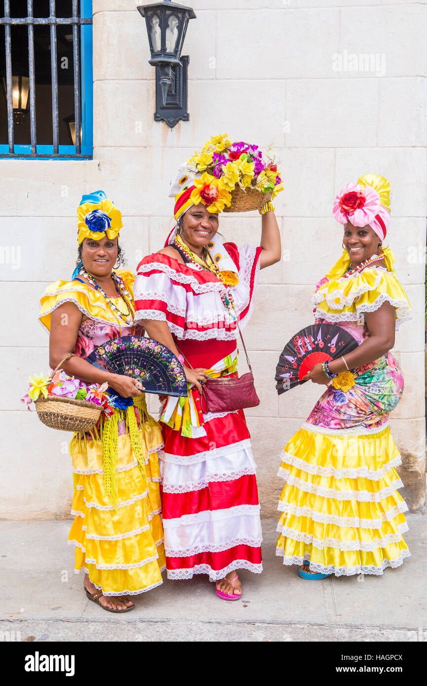 Traditionelle Kubanische Kleidung Stockfotos und -bilder Kaufen - Alamy