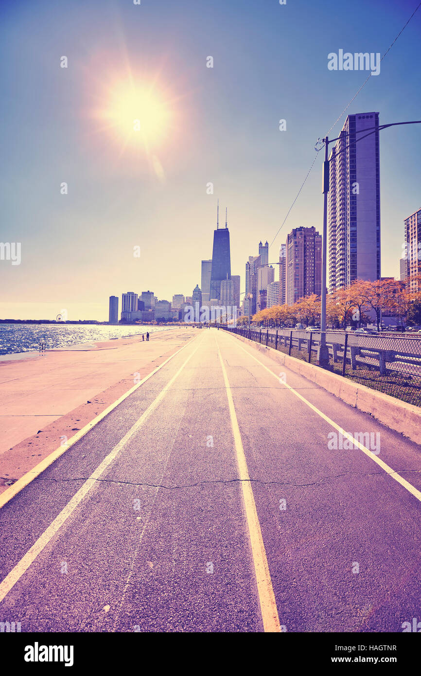 Retro stilisierte Chicago Wasser gegen Sonne mit Linseneffekt. Stockfoto
