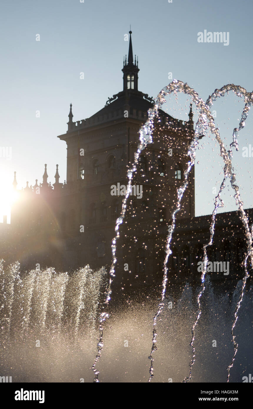 Brunnen und Kavallerie Academy Plaza Zorrilla Valladolid Spanien Stockfoto