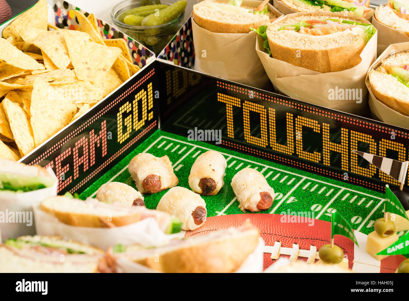 Football Snack Stadium Kaufen / Football Snack Stadion Wolfcraft Gmbh - Neat to eat and easy to hold in one hand, the.