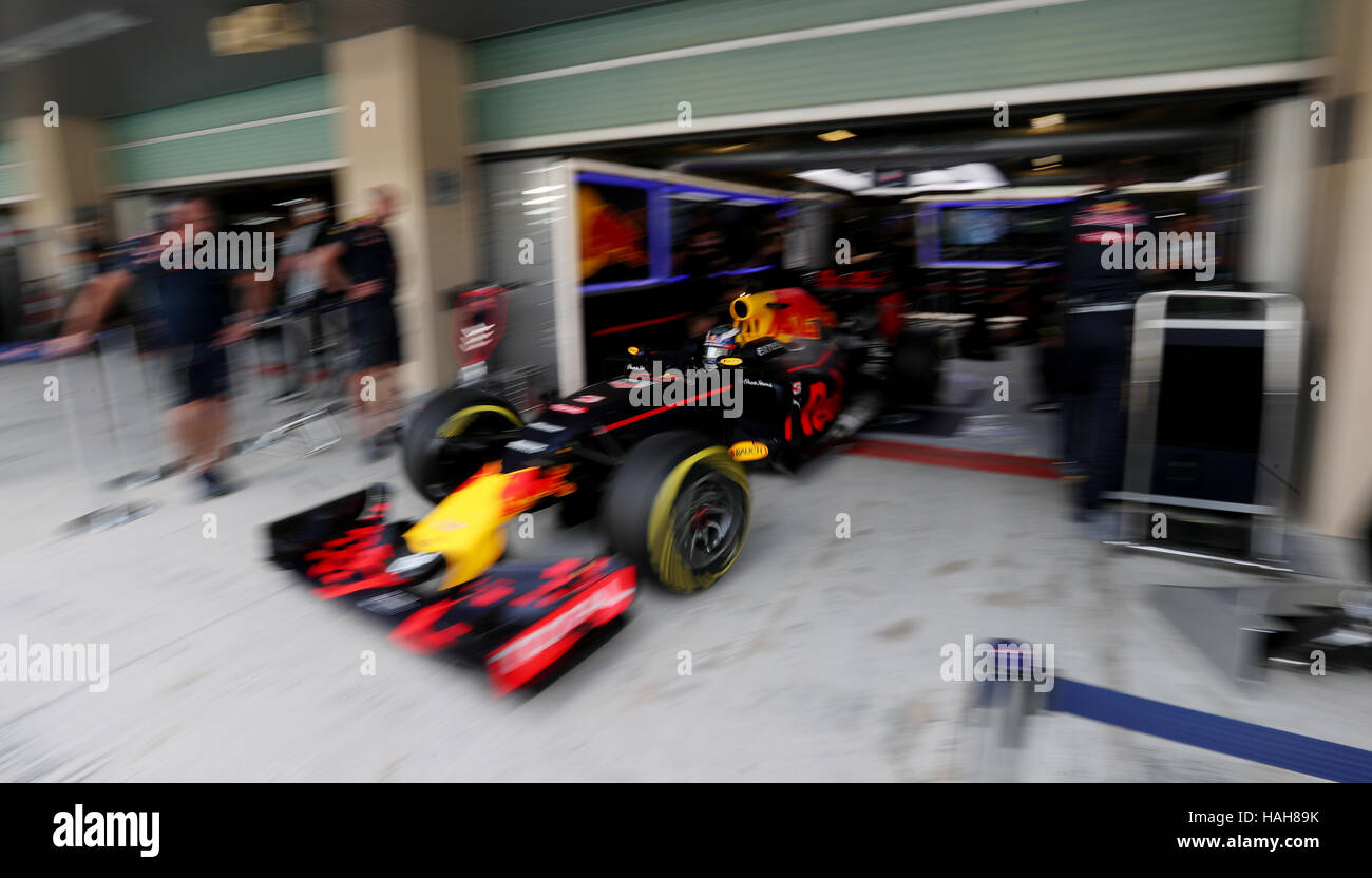 Daniel Ricciardo von Red Bull beim Training auf dem Yas Marina Circuit, Abu Dhabi. DRÜCKEN SIE VERBANDSFOTO. Bilddatum: Freitag, 25. November 2016. Siehe PA Story AUTO Abu Dhabi. Bildnachweis sollte lauten: David Davies/PA Wire. Stockfoto