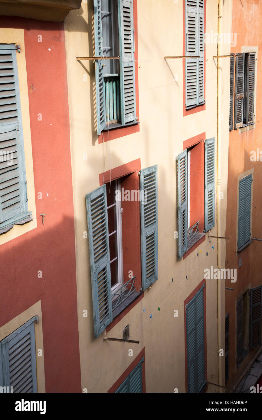 Straßenszenen in der schönen Altstadt, Frankreich Stockfoto