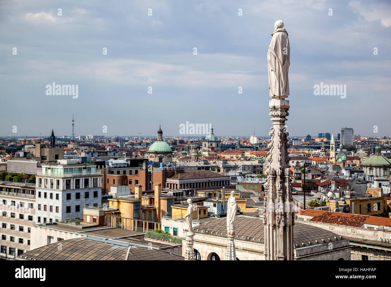 Türme mit Blick auf Stadt, Mailänder Dom (Duomo di Milano), Mailand, Italien Stockfoto