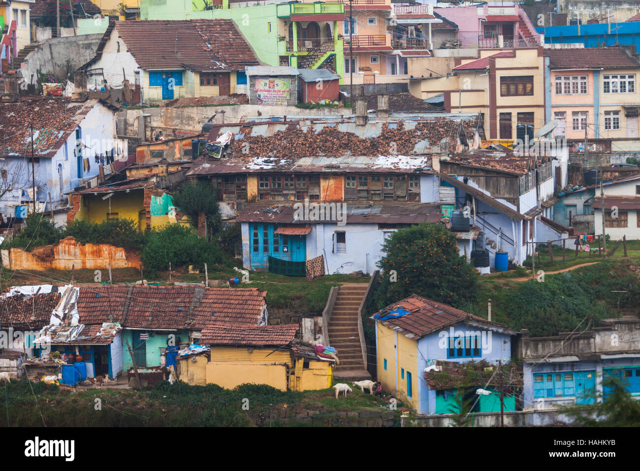 Häusern und anderen Gebäuden in Ooty, Nilgiris, Tamil Nadu, Indien Stockfoto