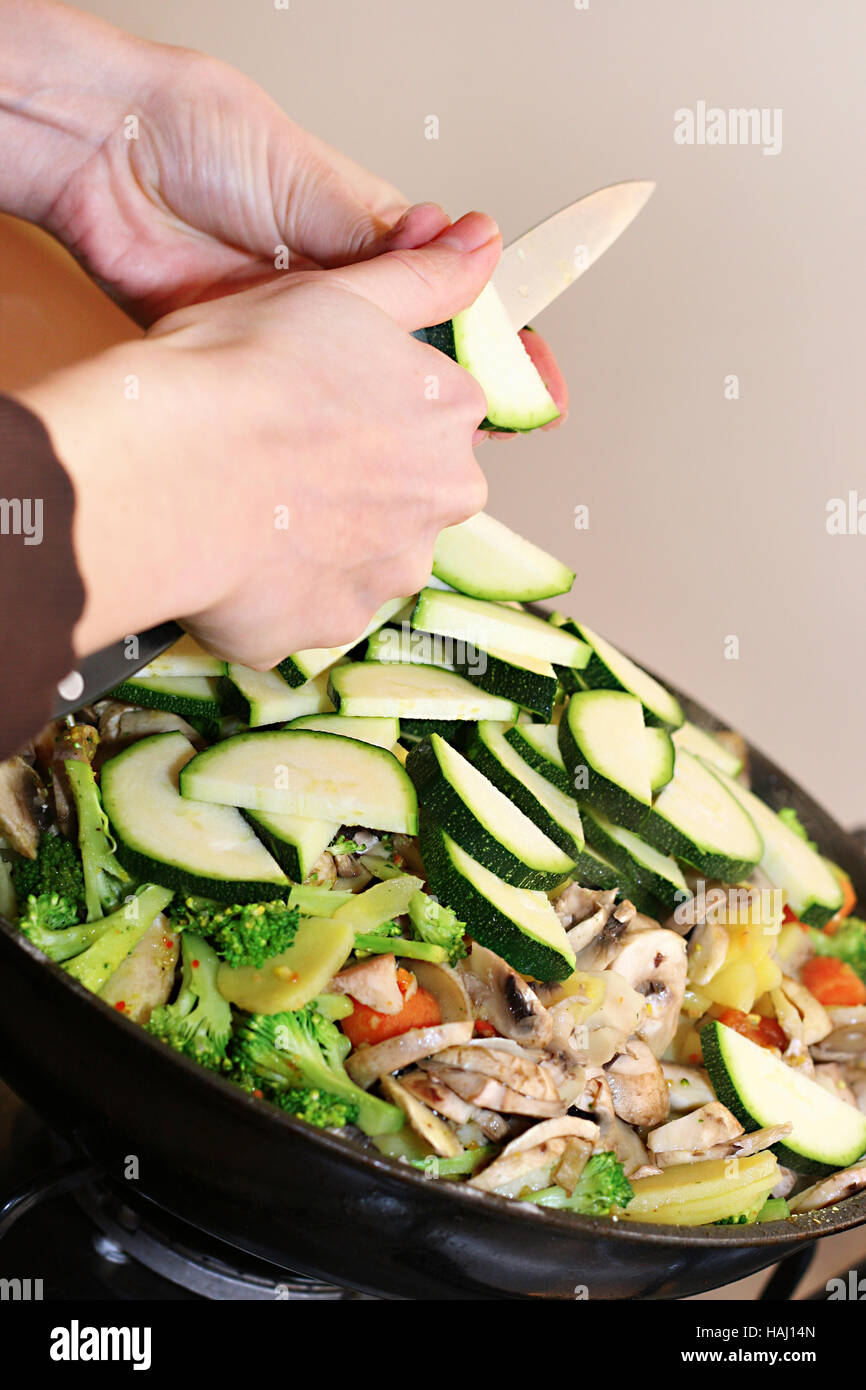 Zubereitung von vegetarischen Speisen Stockfoto