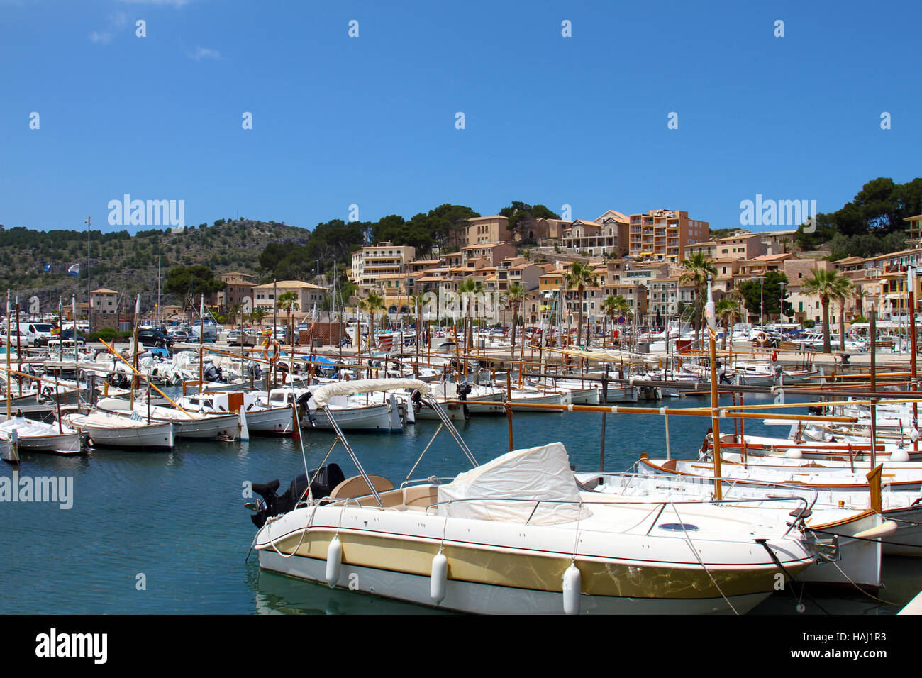 Puerto de Soller Hafen mit Booten in Balearen-Insel Mallorca Stockfoto