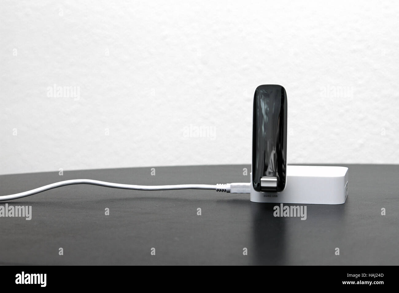 3g 4g mobile Internet WLAN-Router auf dem Tisch Stockfoto