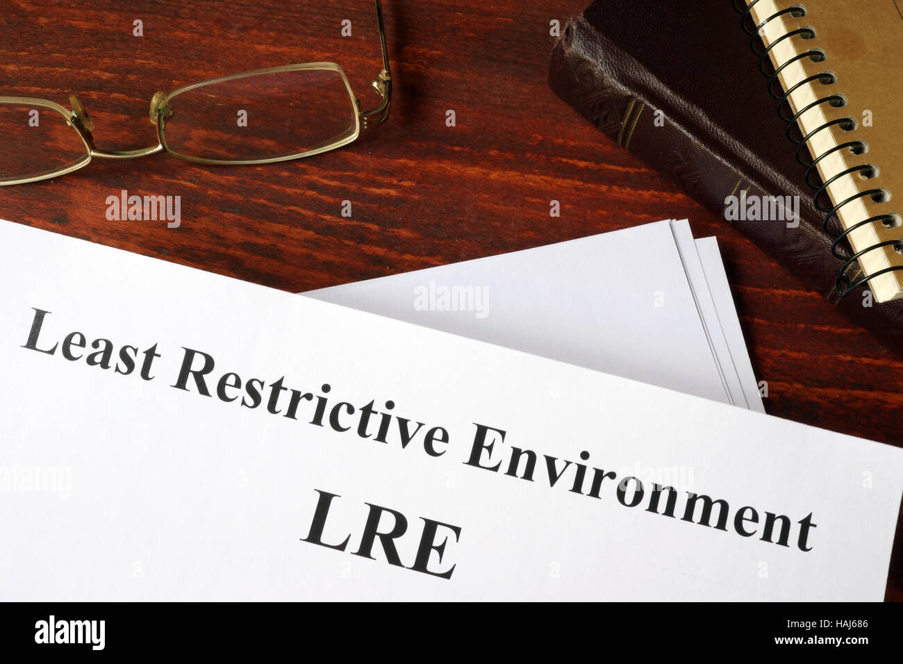 Papier mit Titel wenigsten restriktiven Umgebung LRE. Stockfoto