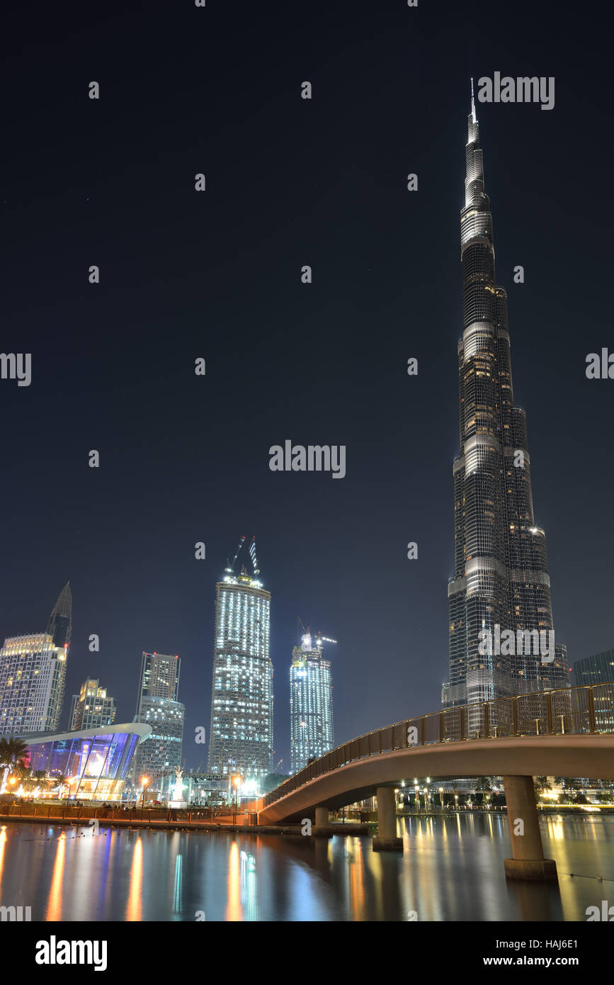 Burj Khalifa und Opernhaus Stockfoto