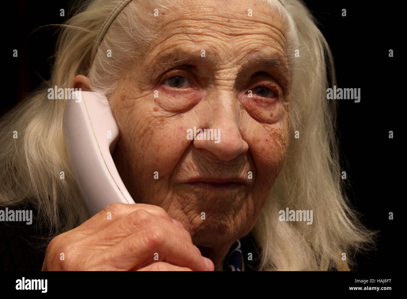 Großmutter Telefon Stockfoto