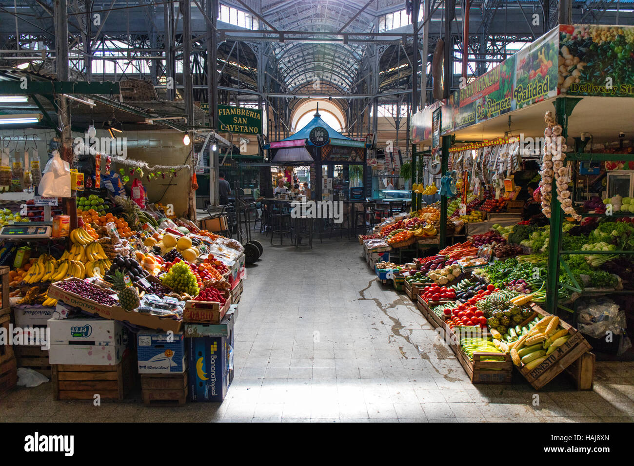 Obst steht in San Telmo Markt. Buenos Aires, Argentinien. Stockfoto