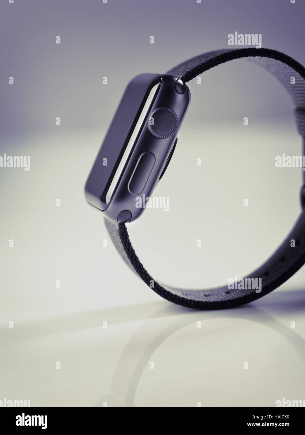 Apple Watch Serie 2 stilvolle Smartwatch Seite Ansicht künstlerisches Produkt Stilleben Stockfoto