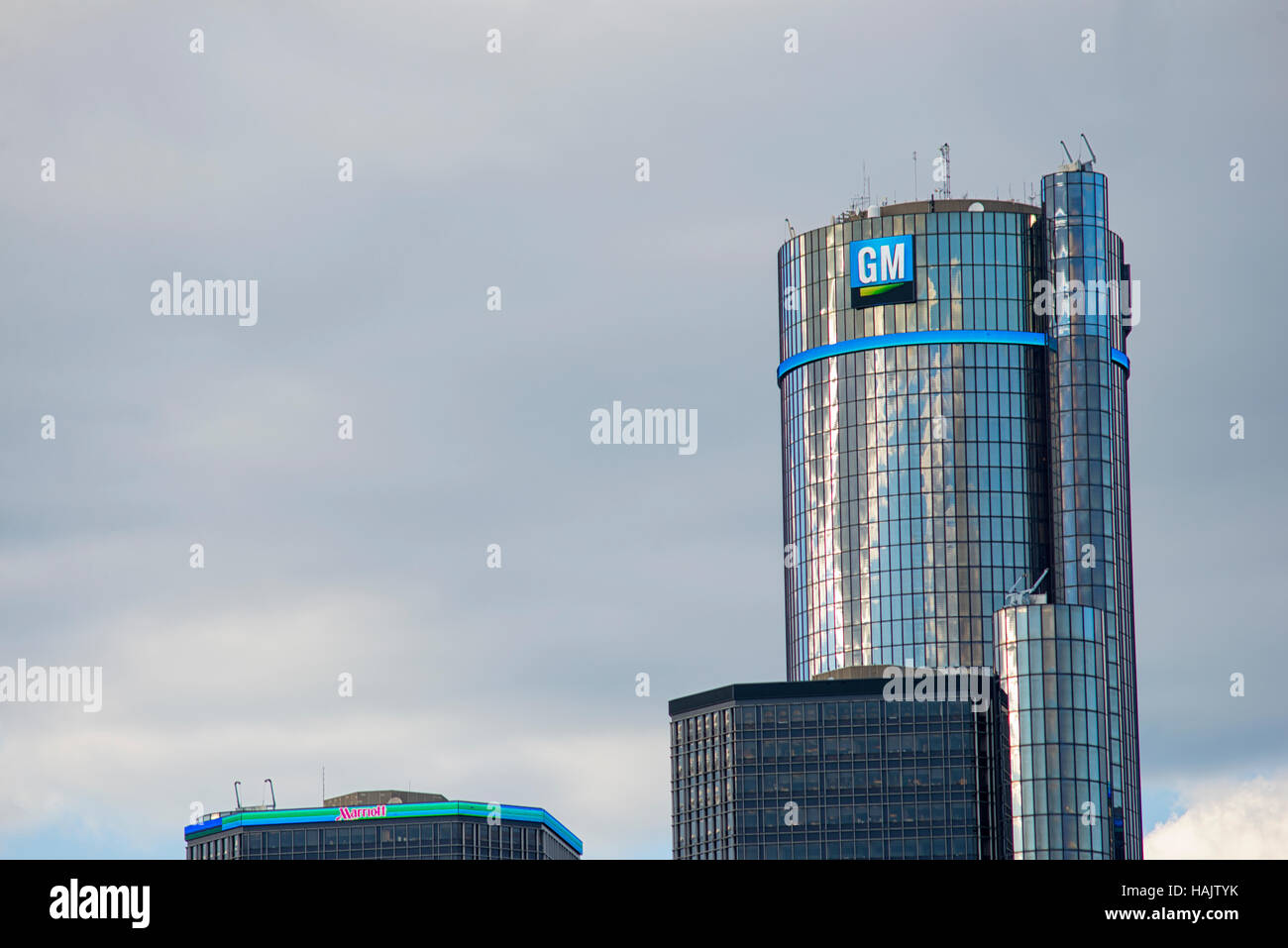 DETROIT, MI - 21. August 2016: General Motors Building, GM zentrale aka Renaissance Center in der Innenstadt von Detroit. Stockfoto