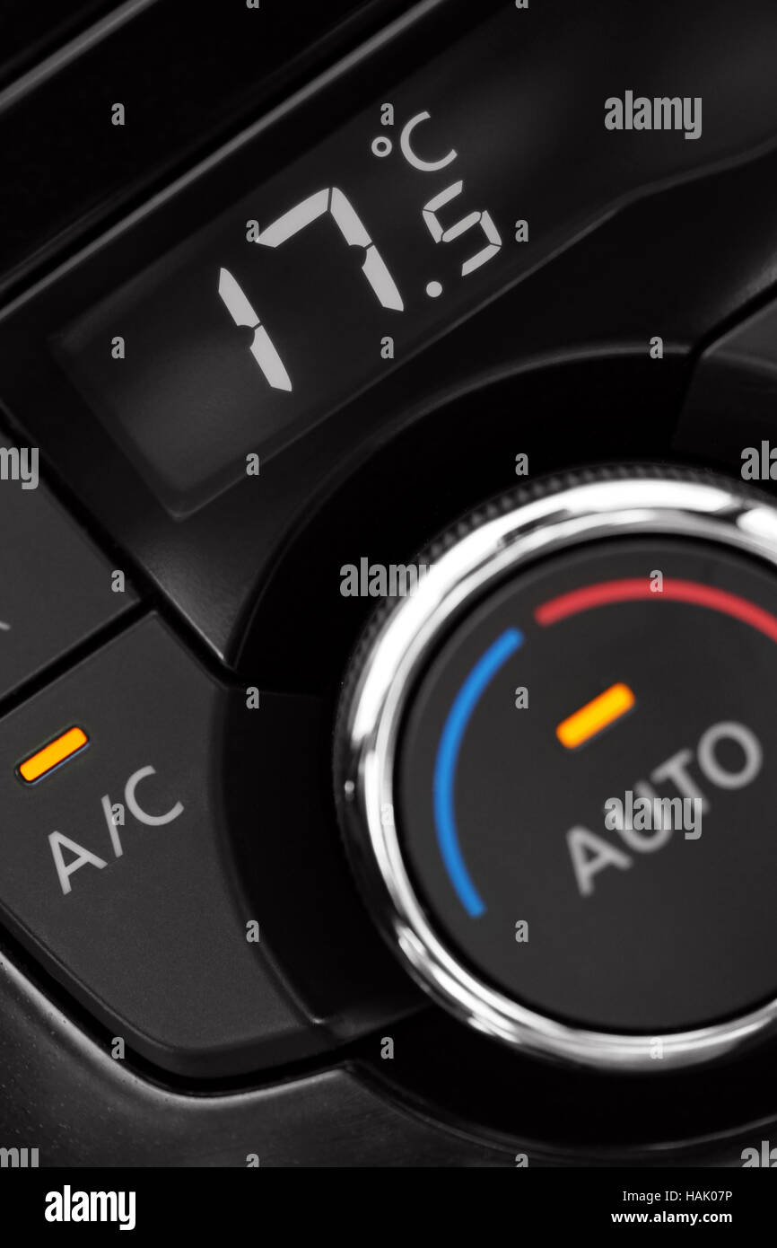 Nahaufnahme der Klimaanlage Panel in einem Auto Stockfoto