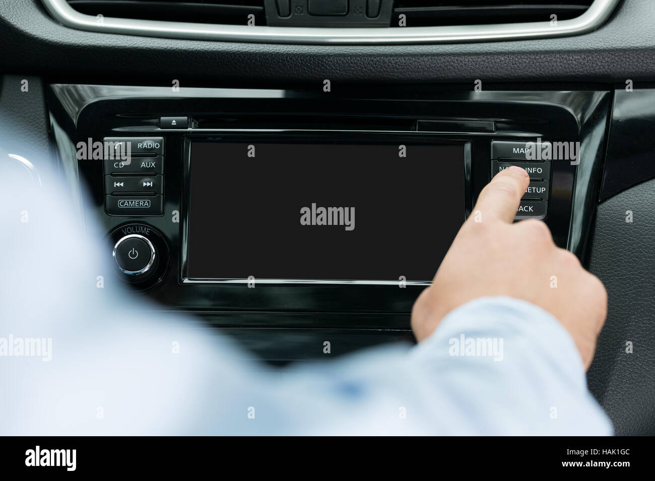 leere Navigationsbildschirm auf Armaturenbrett in einem Auto Stockfoto