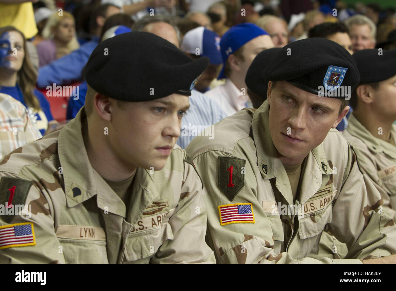 BILLY LYNNS LANGE HALBZEIT SPAZIERGANG (2016) JOE ALWYN GARRETT HEDLUND ANG LEE (DIR) MOVIESTORE SAMMLUNG LTD Stockfoto