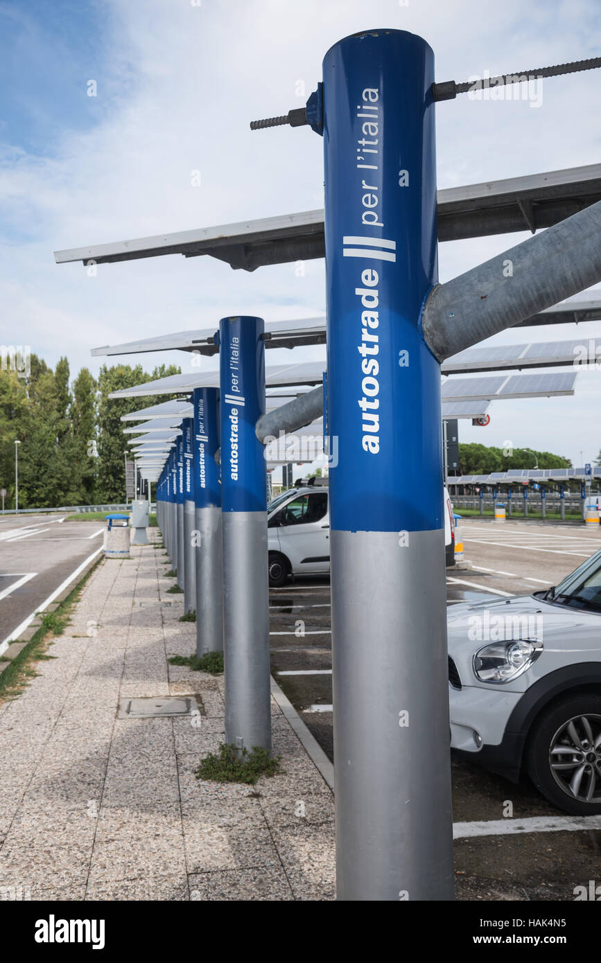 Detail des Elektrofahrzeug aufladen Station, Italien, Europa Stockfoto